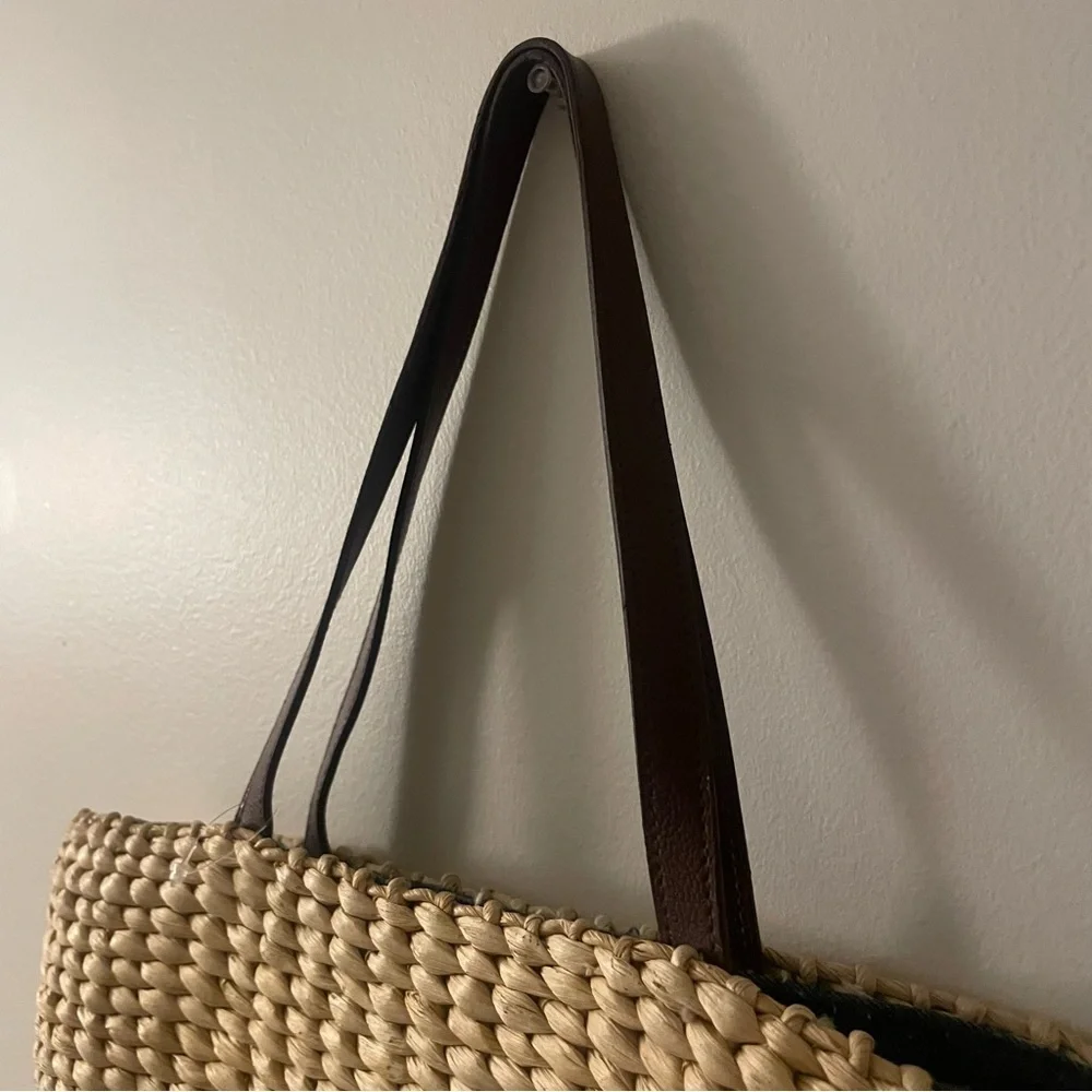Woven Tote Bag with American Flag Design - Picture 4 of 9
